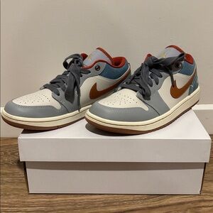 NIKE Air Jordan 1  Low